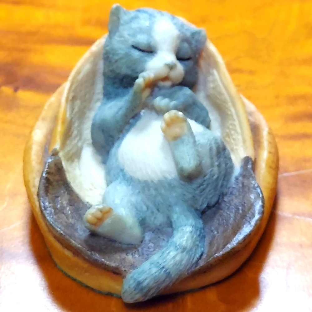 Vintage Kitten Sculpture by Ansley